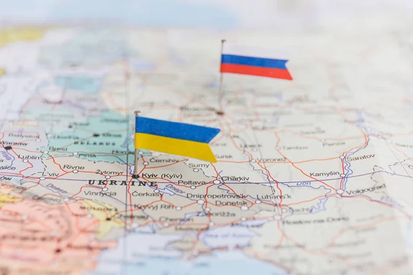 Die Ukraine Und Russland Zeigen Flagge Auf Der Geopolitischen Landkarte — Stockfoto