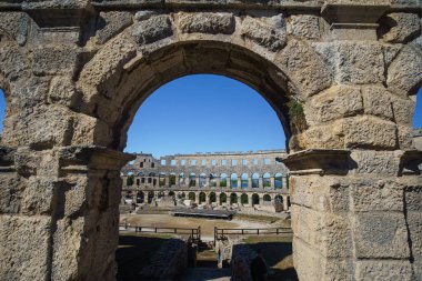 Pula, Hırvatistan - 13 Eylül 2022: Pula Hırvatistan 'ın Istria bölgesinde bulunan ve Pula Arena ile tanınan bir şehirdir. Yüksek kalite fotoğraf