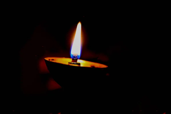 Tanrı renkli lamba, tapınak lambası alevi