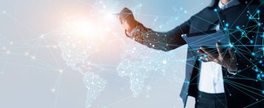 Küresel yapı ağı çizen iş kadını müşteri bağlantısını değiştiriyor. Müşteri tabanını genişletmek ve iş için ilerleme kaydetmek. İş stratejisi ve planlama.