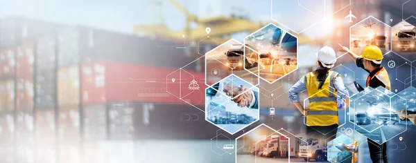 Profesyonel işçi denetimi ve stok envanterini liman deposu, küresel ağ, Ortaklık, Takım çalışması, Ulaştırma ve Lojistik dağıtım merkezi konteynırları ile dijital tabletle kontrol eder.