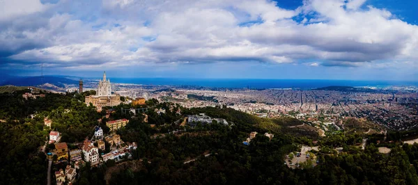 Légi Kilátás Tibidabo Egy Domb Kilátással Barcelona Katalónia Spanyolország — Stock Fotó