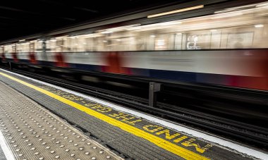 Gece vakti Londra tüneli, İngiltere, İngiltere