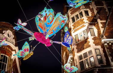 2021 'de Carnaby Noel süslemeleri, Soho, Londra, İngiltere