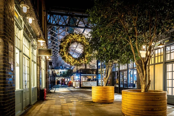 クリスマス時のスピットフィールド市場の眺め ロンドン イギリス — ストック写真
