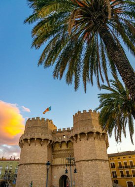 İspanya 'nın güneydoğu kıyısındaki bir liman şehri olan Valencia' nın eski merkezinin havadan görünüşü, Avrupa