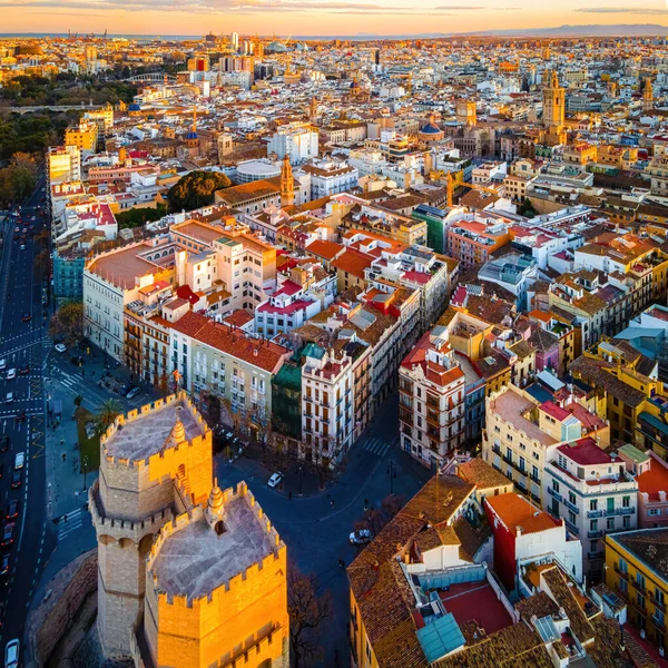 バレンシアの旧市街の空中ビュー スペインの南東部海岸の港湾都市 ヨーロッパ — ストック写真