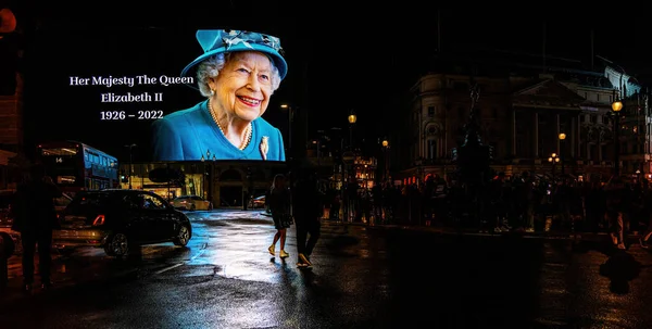 Her Majesty Queen Picadilly Circus Just Announcement Her Death London — 图库照片