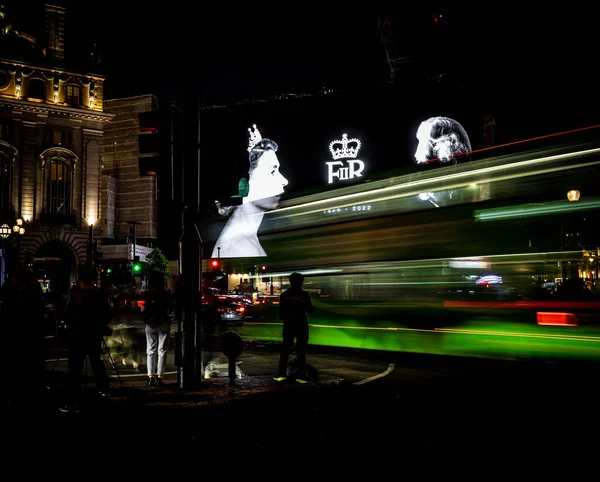 Her Majesty Queen Picadilly Circus Just Announcement Her Death London — стоковое фото