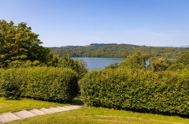 Kuzeybatı İngiltere 'de Cumbria' da Windermere Gölü, bir bölge ve ulusal park
