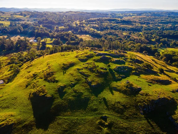 英国西北部坎布里亚的湖泊区温得米尔地区和国家公园的空中景观 — 图库照片