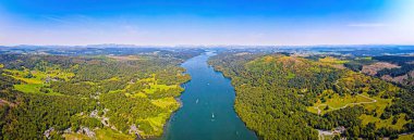 İngiltere 'nin kuzeybatısında Cumbria' da Windermere bölgesi, bir bölge ve ulusal park havadan görülebilir.