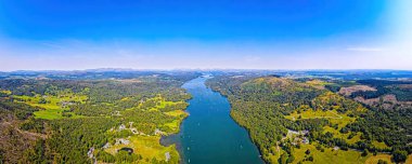 İngiltere 'nin kuzeybatısında Cumbria' da Windermere bölgesi, bir bölge ve ulusal park havadan görülebilir.