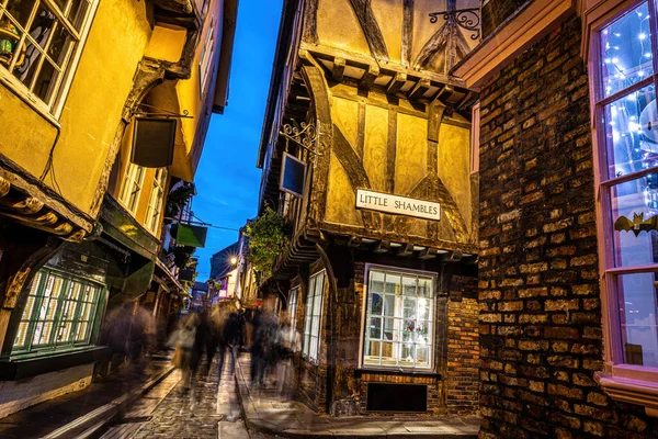 Uma Vista Noturna Chirstmas Shambles Uma Rua Histórica York Com — Fotografia de Stock