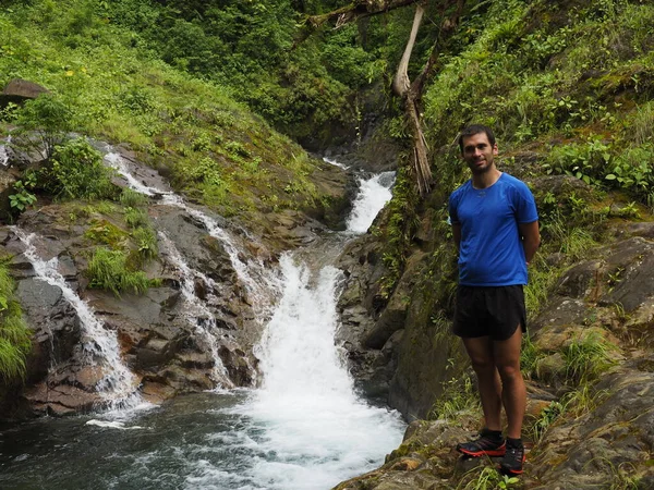 Young Man Hiking Jungle Costa Rica — 图库照片