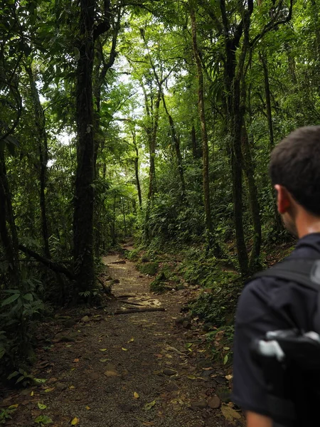 Young Man Hiking Rio Celeste — Fotografia de Stock