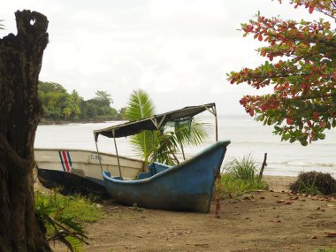 VIEW OF THE COASTLINE OF COSTA RICA