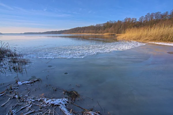 Lake Covered Ice Winter Sunny Day — Zdjęcie stockowe