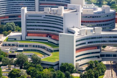 Viyana, Avusturya, 25 Temmuz 2021. Viyana 'daki Birleşmiş Milletler Ofisi, Viyana Uluslararası Merkezi' nde bulunan Birleşmiş Milletler 'in dört merkezinden biridir. 1980 'de kuruldu.