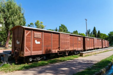 Kalamata, Yunanistan, 21 Temmuz 2022. Kalamata Belediye Demiryolu Parkı 'ndaki eski tren..