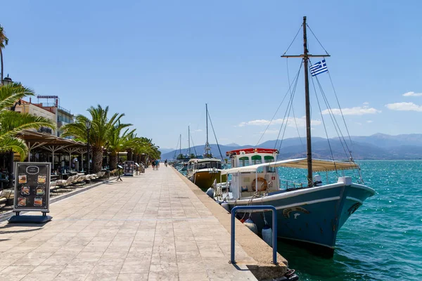 Нафпліон Греція Липня 2022 Року Ресторани Березі Моря — стокове фото