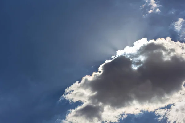 Himmel Mit Wolken Und Sonne — Stockfoto