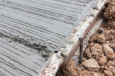 Beton yol inşaatını kapat.