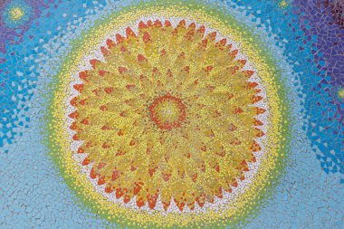 Soyut, renkli seramik desenler.