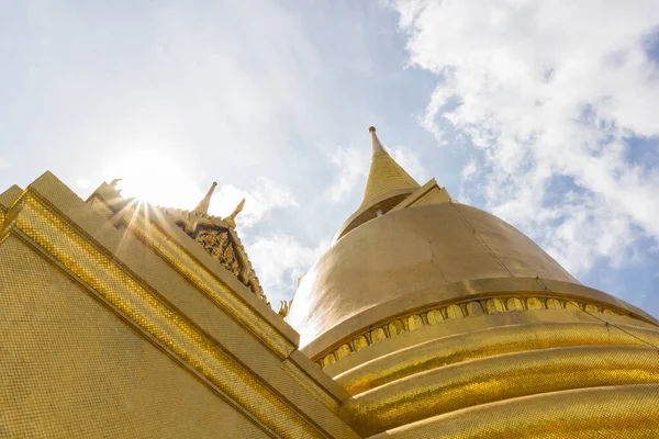 Pagode Ouro Wat Phra Kaew Tailândia — Fotografia de Stock