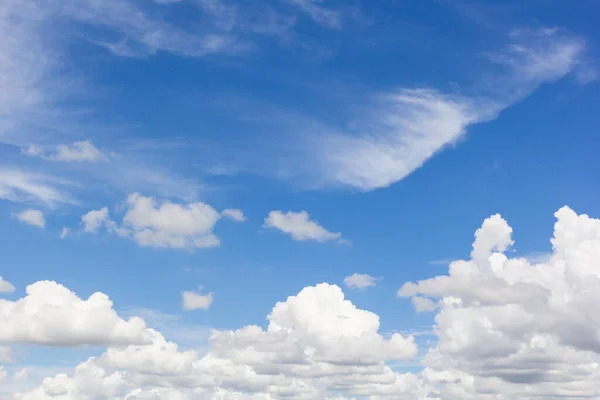 Weiße Wolke Blauen Himmel — Stockfoto