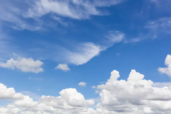 Weiße Wolke Blauen Himmel — Stockfoto
