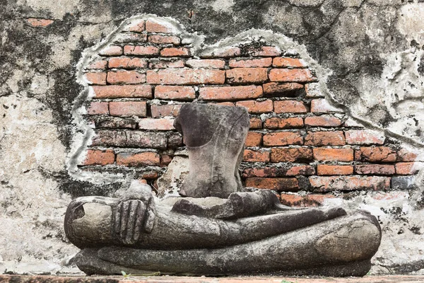 Wat Mahathat, Ayutthaya, Tayland 'da antik Buda heykeli.