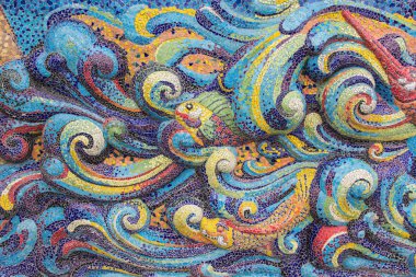 Tayland 'ın Nakhonratchasima bölgesindeki Dan Khun Thot bölgesinde tapınakta (Wat Ban Rai) soyut, renkli seramik desenler.