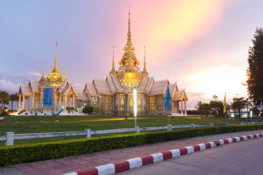 Tayland Tapınağı, Tayland tarzı kilise Nakhon Ratchasima, Tayland