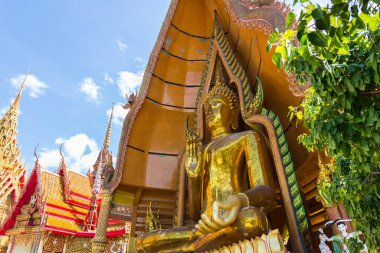 Thai tapınağının Buda heykeli, wat thum sua, kanchanaburi bölgesi, Tayland.