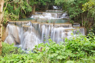 Kanchanaburi, Tayland 'daki Şelale' nin 4. katı..