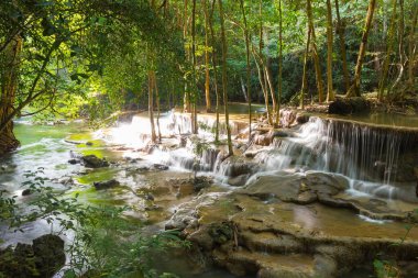 Kanchanaburi, Tayland 'daki Şelale' nin 6. katı..