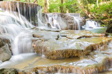 Kanchanaburi, Tayland 'daki Şelale' nin 6. katı..
