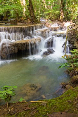 Kanchanaburi, Tayland 'daki Şelale' nin 6. katı..