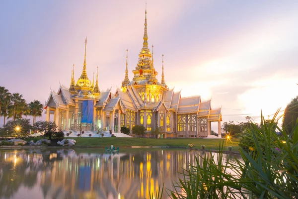 Tayland Tapınağı, Tayland tarzı kilise Nakhon Ratchasima, Tayland