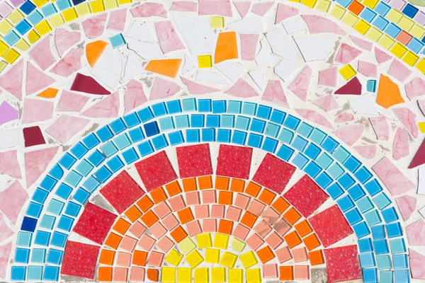 Phetchabun, Tayland 'daki Wat Pha Sorn Kaew' da Renkli Mozaiğin güzel dokusu.