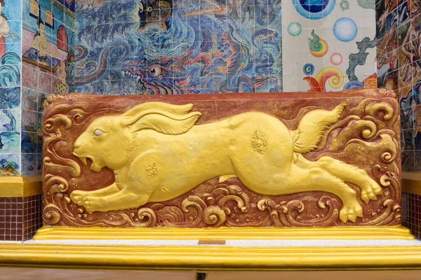 Çin burcu, Wat Ban Rai 'de Tavşan Yılı Heykeli, Nakhon Ratchasima, Tayland.