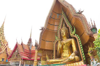 Big Buddha heykeli Wat Tham Sua Tapınağı, il Kanchanaburi, Tayland.