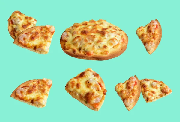 Käsepizza Isoliert Grün Oder Mint Hintergrund Mit Clipping Pfad Kein — Stockfoto