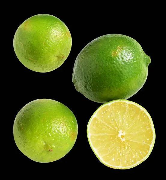 クリッピングパスで隔離された新鮮な緑のレモン果実 影なし ピース 黒の背景にスライス — ストック写真