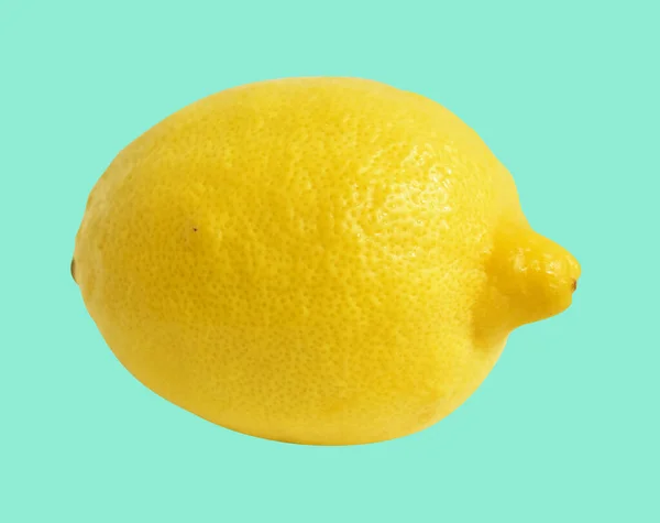 クリッピングパスで隔離された新鮮な黄色のレモン果実 影なし ピース 緑の背景にスライス — ストック写真