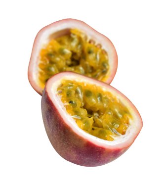 Taze tutkulu meyve dilimleri, yarısı, beyaz arka planda kırpma yolu ile izole edilmiş parçalar, gölge yok, sağlıklı meyve.