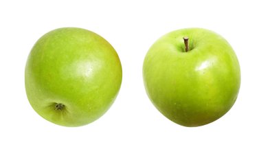Taze yeşil elma meyvesi beyaz arka planda kırpma yolu ile izole edilmiş, gölgesi yok.