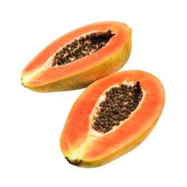 Taze olgun papaya meyvesi siyah arka planda kırpma yolu ile izole edilmiş, gölgesiz, sağlıklı tropikal meyve, yarısı ve dilimleri, parçaları