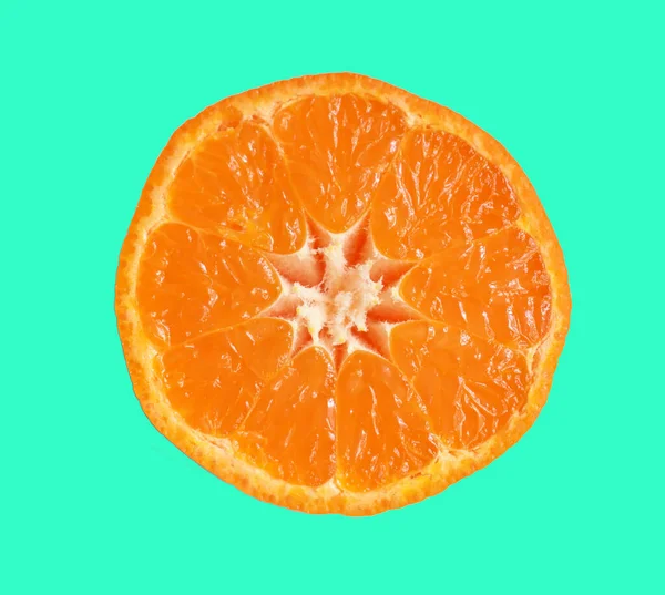 Mandarin Portocaliu Izolat Cale Tăiere Fundal Verde Fără Umbră Fructe — Fotografie, imagine de stoc